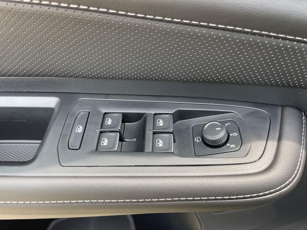 new 2025 Volkswagen Atlas car, priced at $50,766