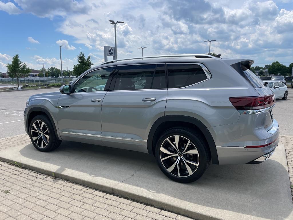 new 2025 Volkswagen Atlas car, priced at $50,766