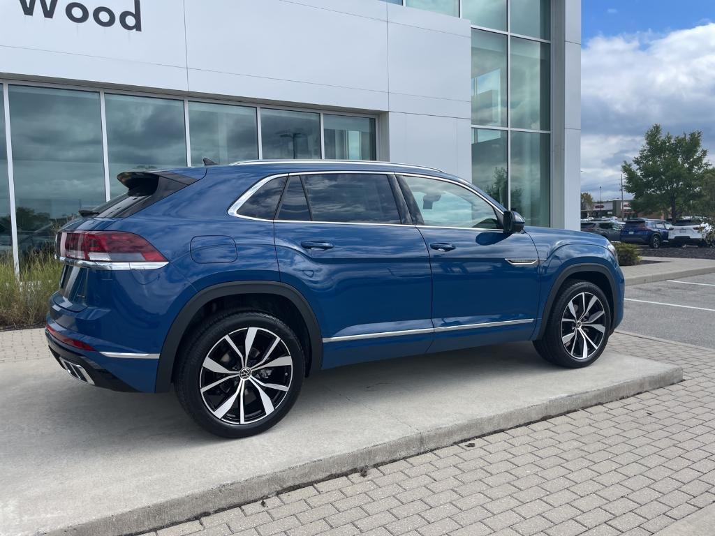 new 2026 Volkswagen Atlas Cross Sport car