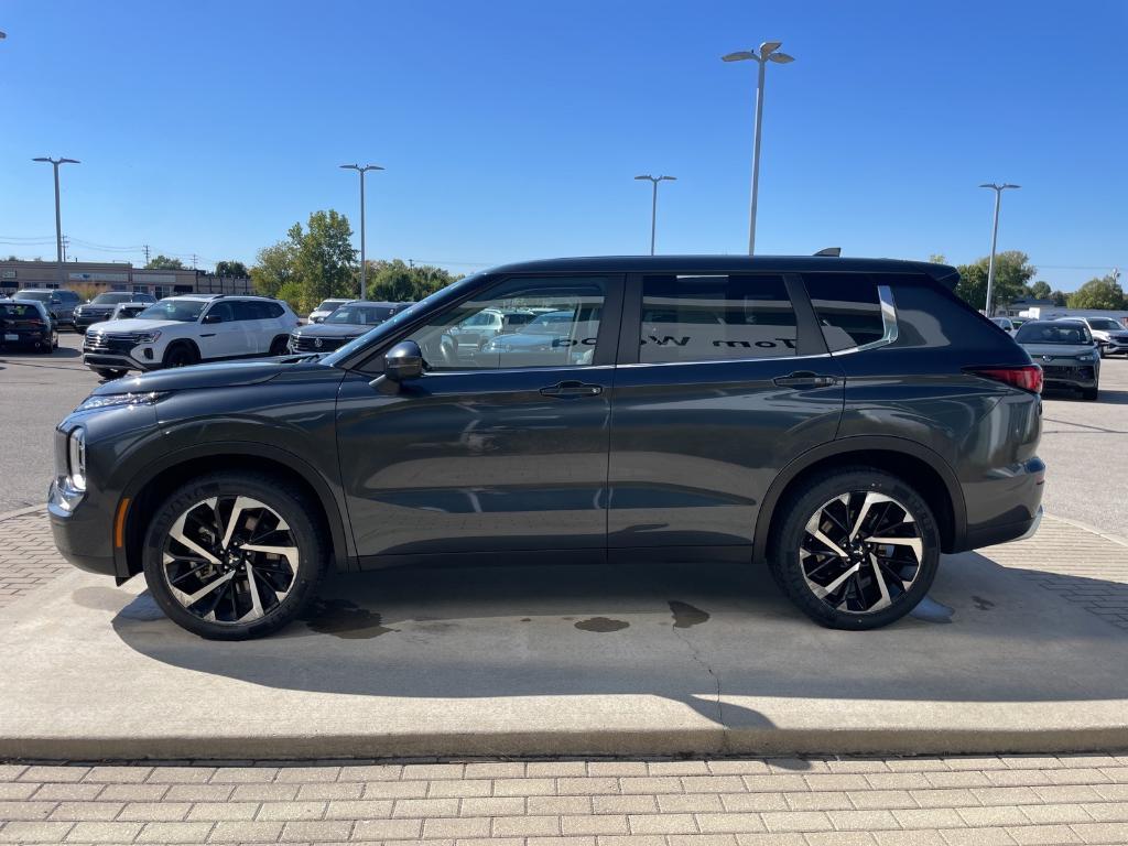 used 2024 Mitsubishi Outlander car, priced at $26,888