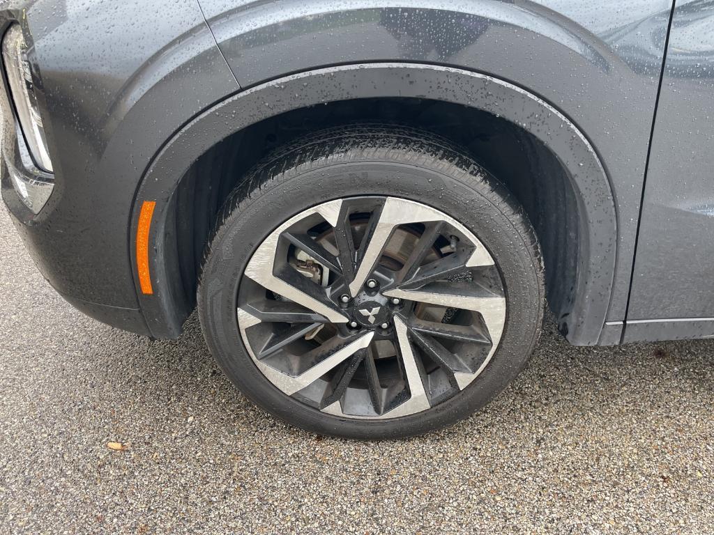 used 2024 Mitsubishi Outlander car, priced at $28,407