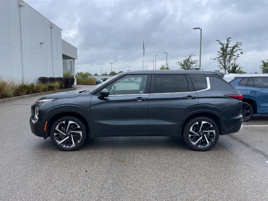 used 2024 Mitsubishi Outlander car, priced at $28,407