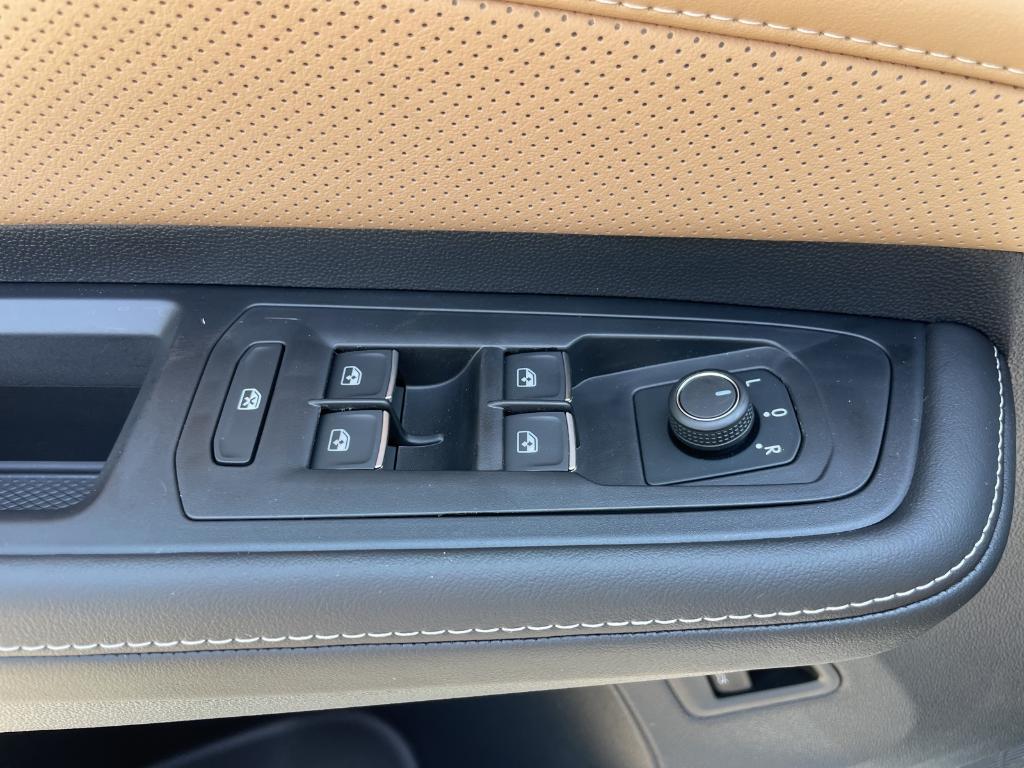 new 2025 Volkswagen Atlas Cross Sport car, priced at $46,026