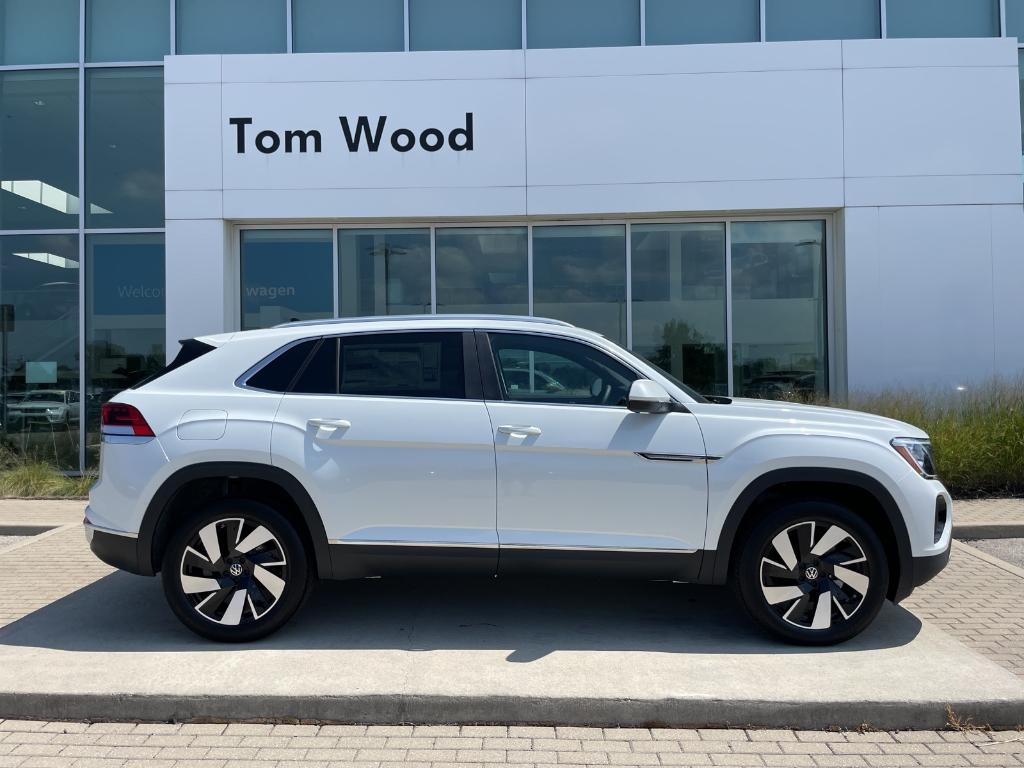 new 2025 Volkswagen Atlas Cross Sport car, priced at $46,026