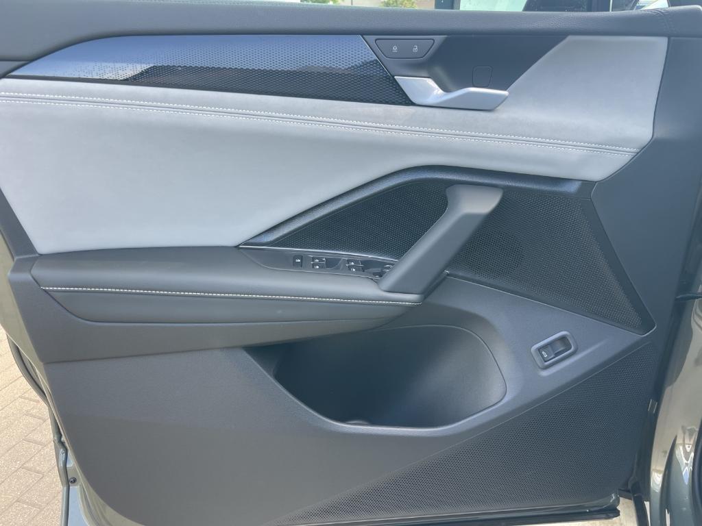 new 2025 Volkswagen Tiguan car, priced at $39,486
