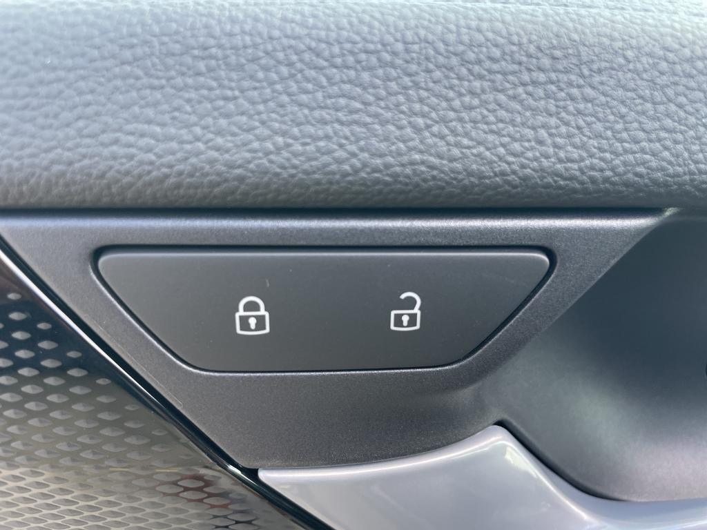 new 2025 Volkswagen Tiguan car, priced at $39,486