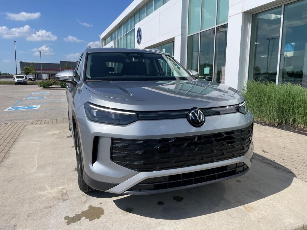 new 2025 Volkswagen Tiguan car, priced at $33,002