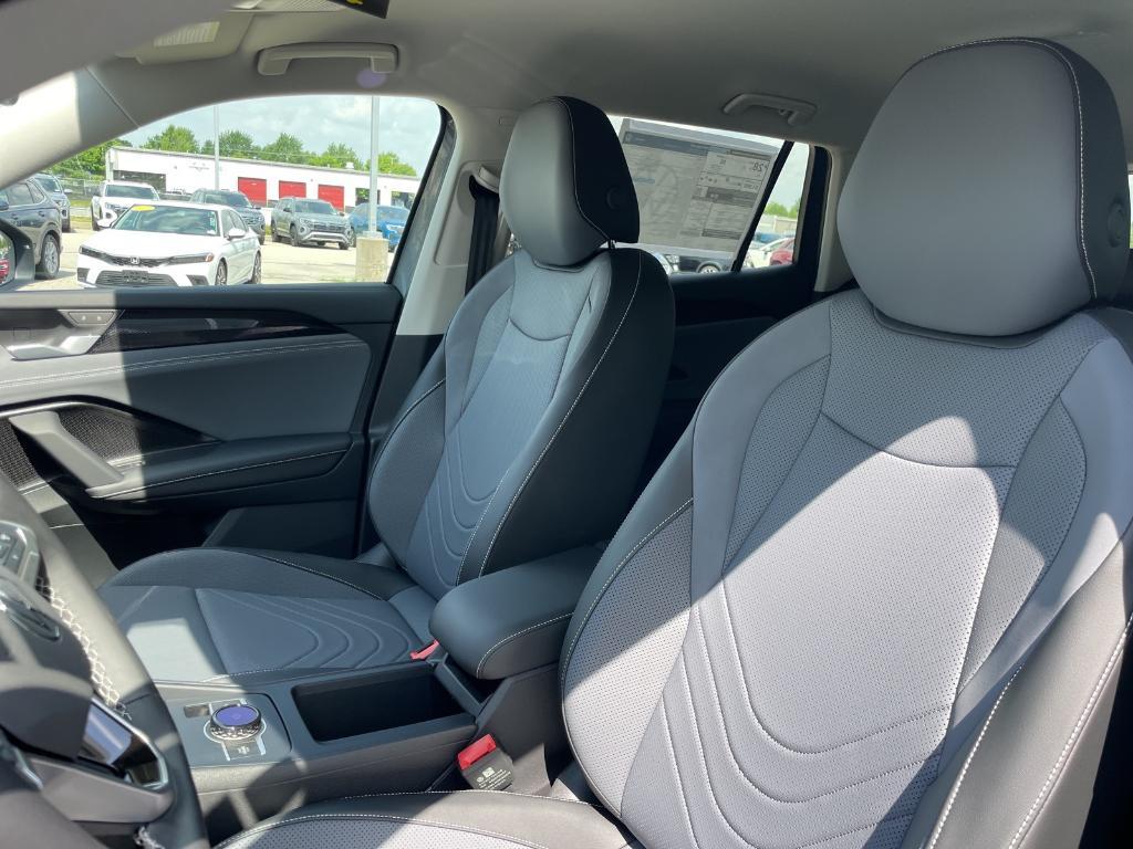 new 2025 Volkswagen Tiguan car, priced at $32,300