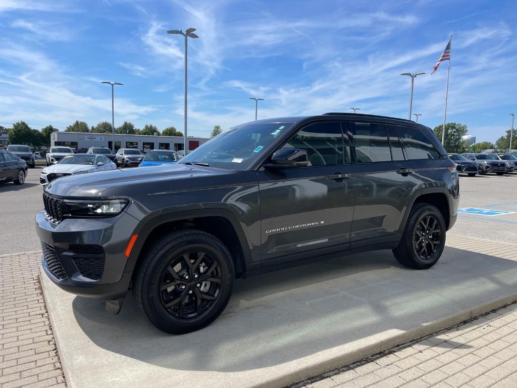 used 2024 Jeep Grand Cherokee car, priced at $39,249