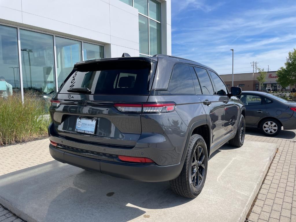 used 2024 Jeep Grand Cherokee car, priced at $39,249
