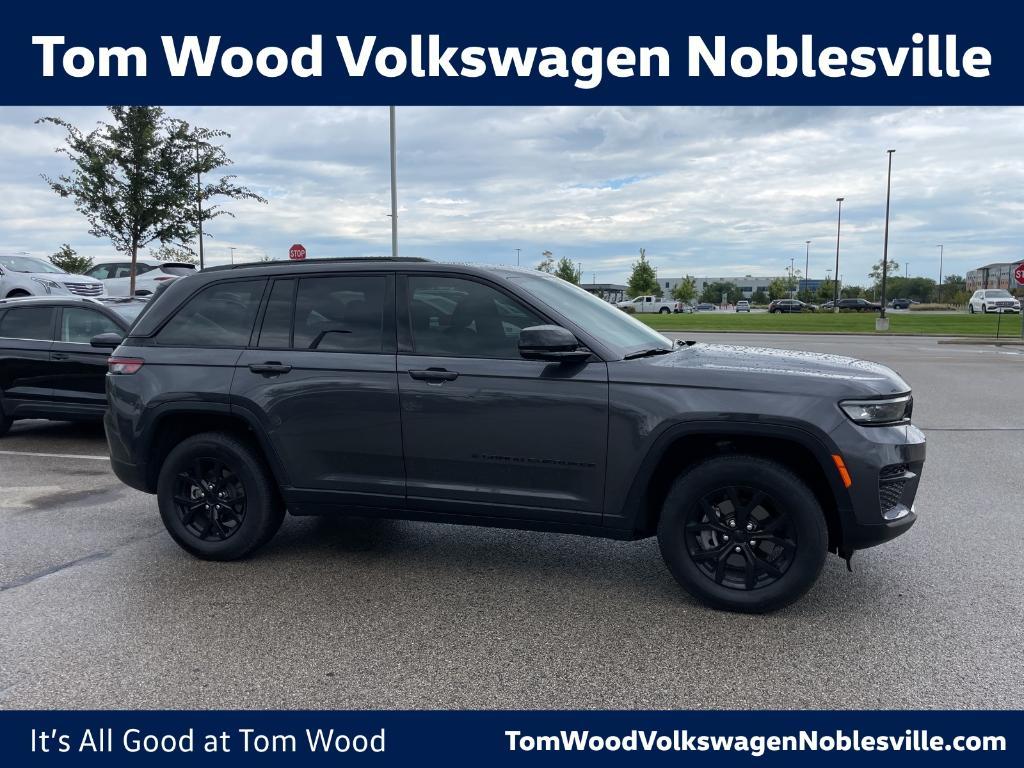used 2024 Jeep Grand Cherokee car, priced at $39,249