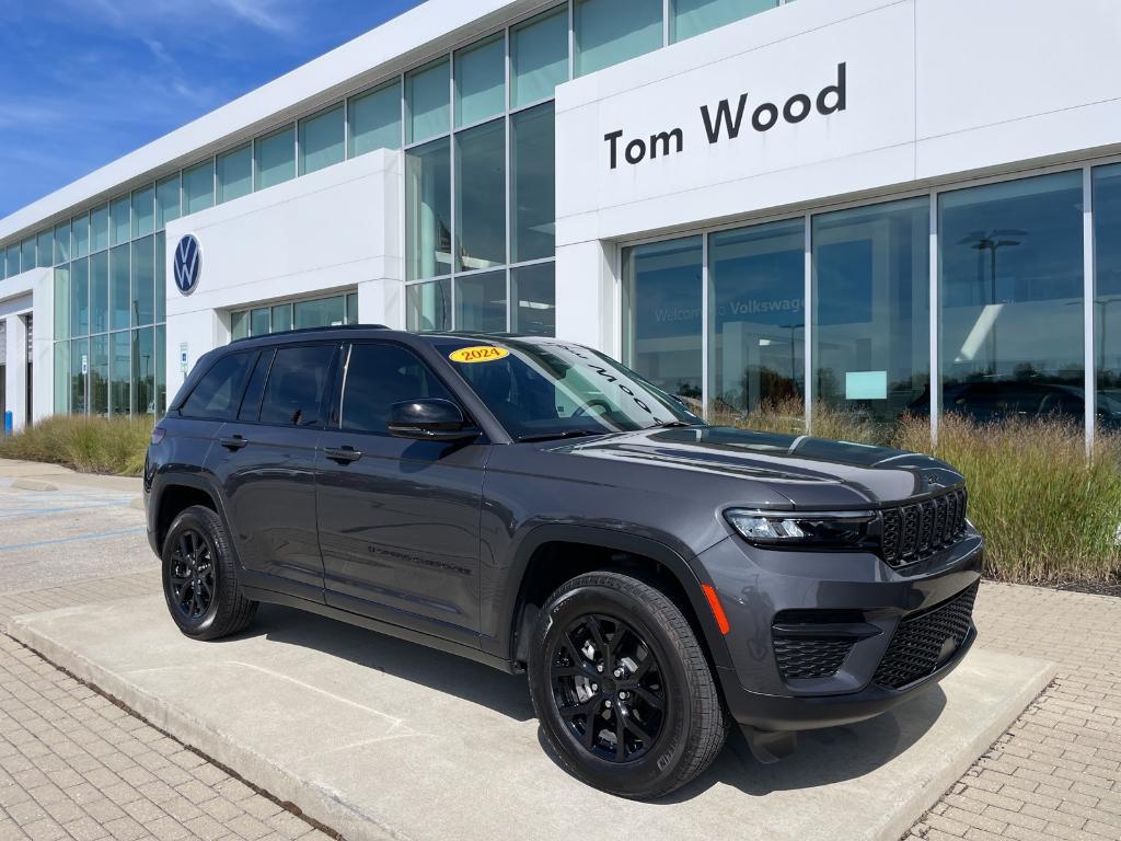 used 2024 Jeep Grand Cherokee car, priced at $39,249