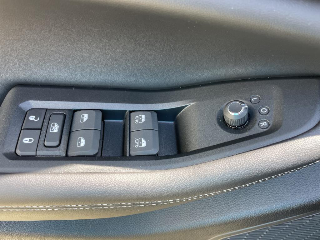 used 2024 Jeep Grand Cherokee car, priced at $39,249