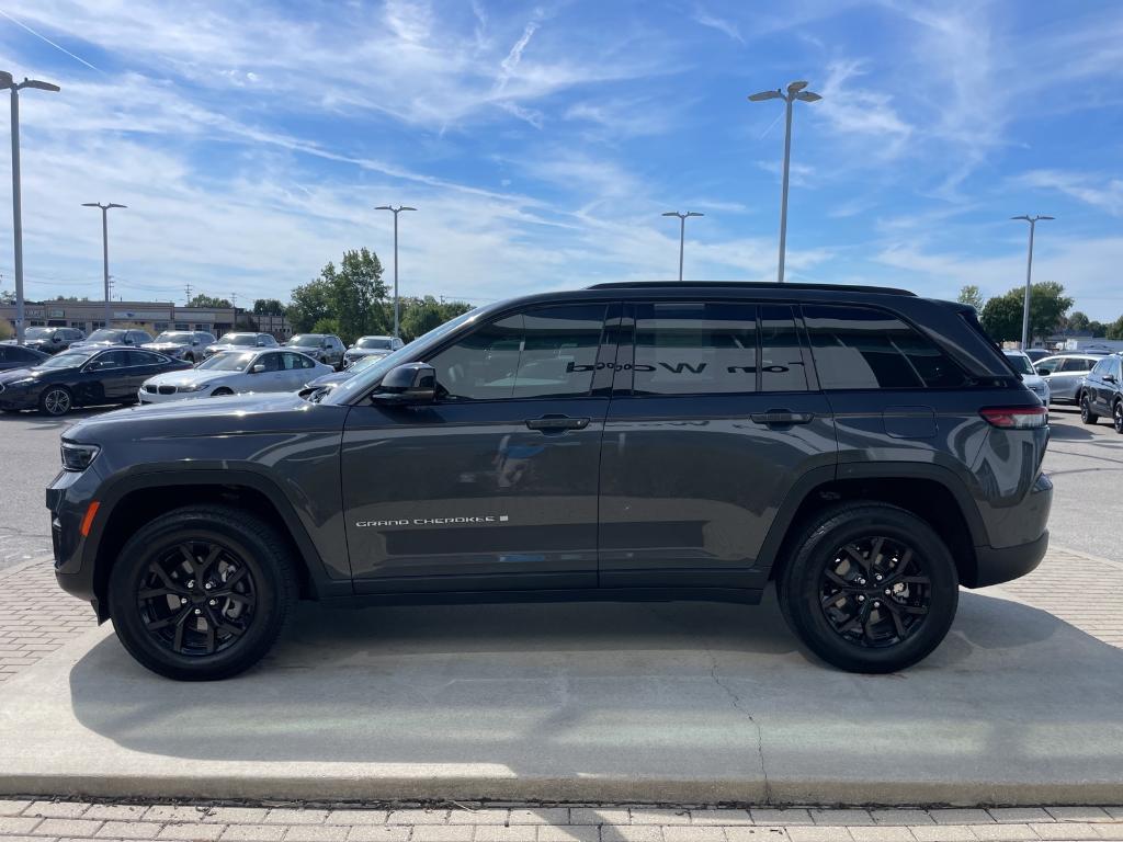 used 2024 Jeep Grand Cherokee car, priced at $39,249