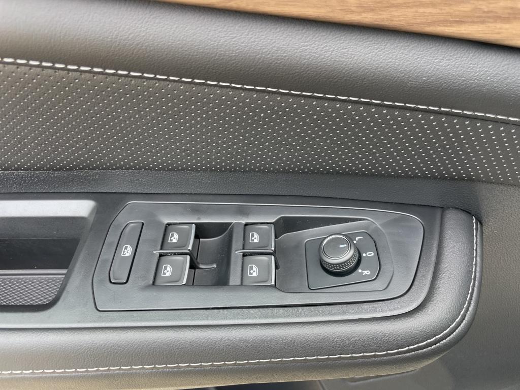 new 2025 Volkswagen Atlas car, priced at $41,529
