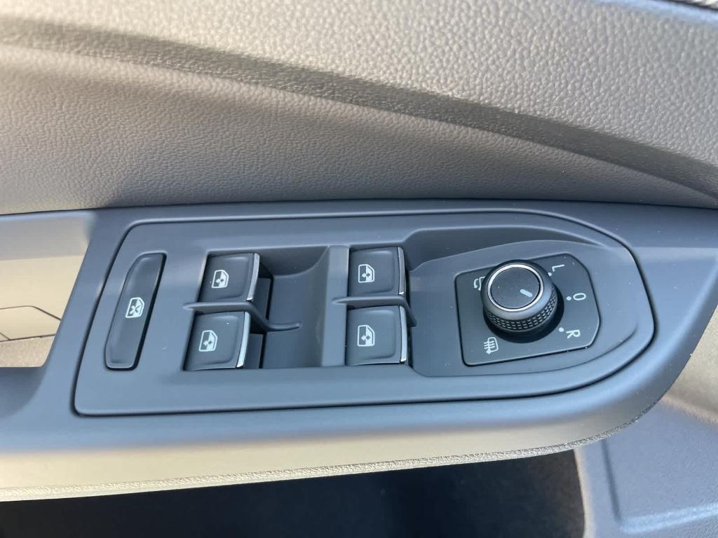 new 2025 Volkswagen Golf GTI car, priced at $40,587