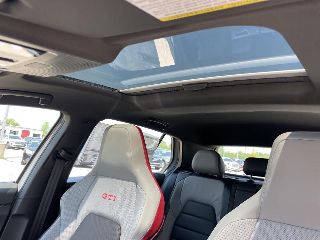 new 2025 Volkswagen Golf GTI car, priced at $40,587