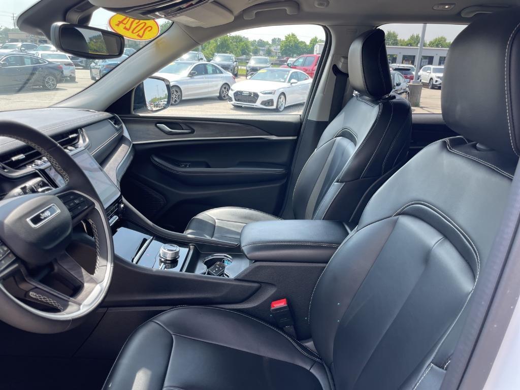 used 2024 Jeep Grand Cherokee car, priced at $37,992