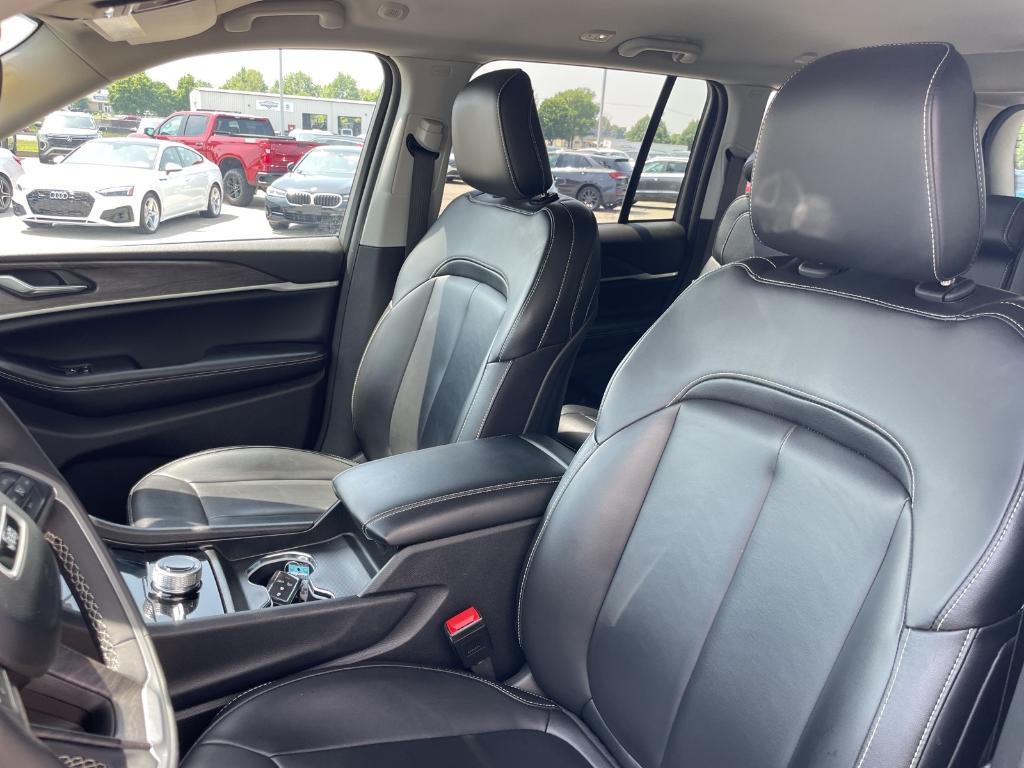 used 2024 Jeep Grand Cherokee car, priced at $37,992