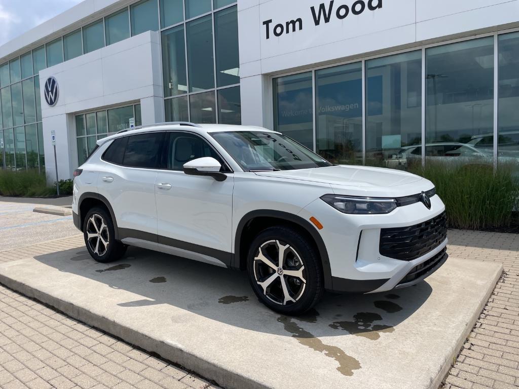 new 2025 Volkswagen Tiguan car, priced at $33,002