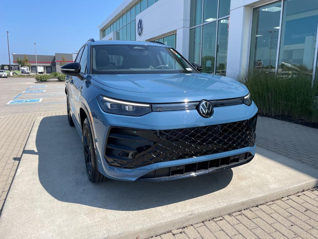 new 2025 Volkswagen Tiguan car, priced at $39,831