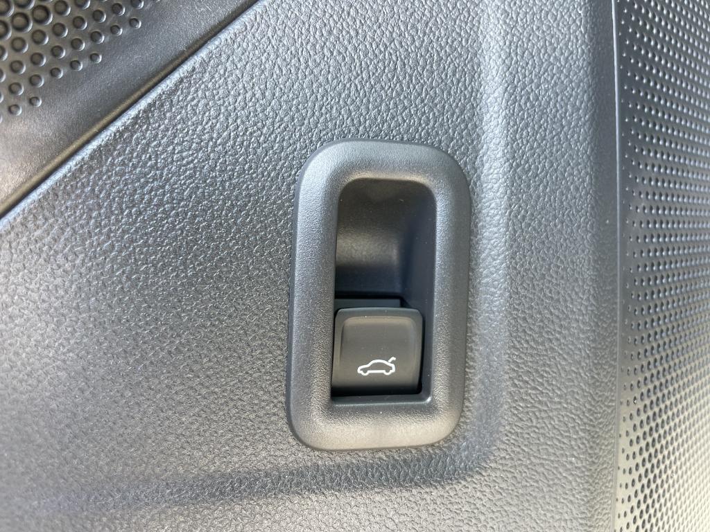 new 2025 Volkswagen Tiguan car, priced at $34,034