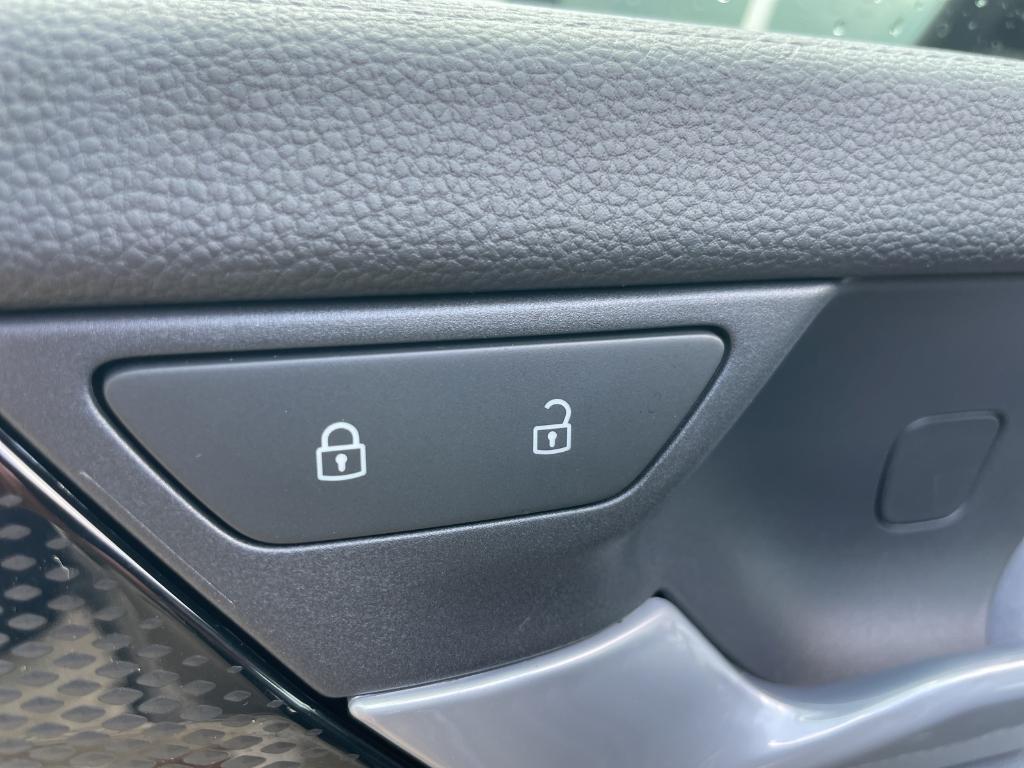 new 2025 Volkswagen Tiguan car, priced at $34,034