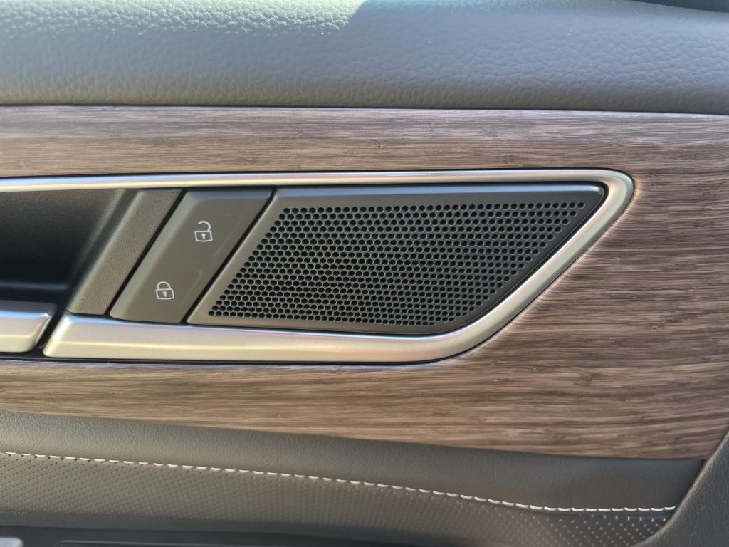 new 2025 Volkswagen Atlas car, priced at $46,093