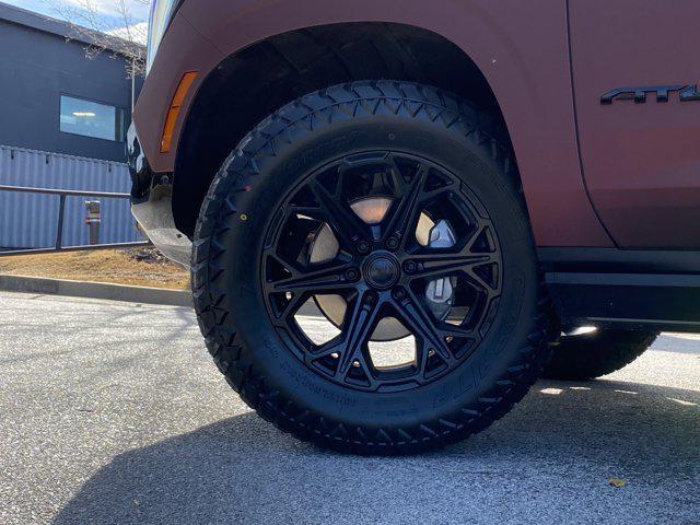 used 2025 GMC Yukon car, priced at $104,988