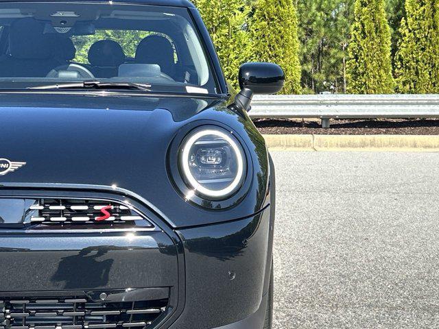 new 2025 MINI Hardtop car, priced at $36,595