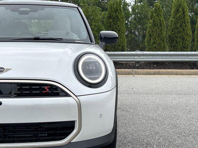 new 2025 MINI Hardtop car, priced at $38,777