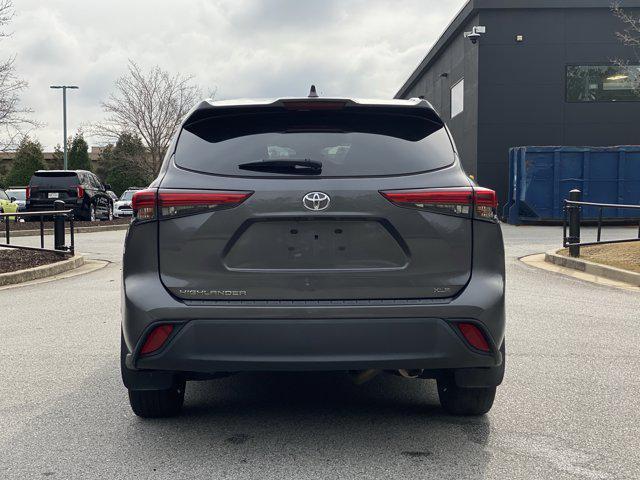 used 2022 Toyota Highlander car, priced at $30,988