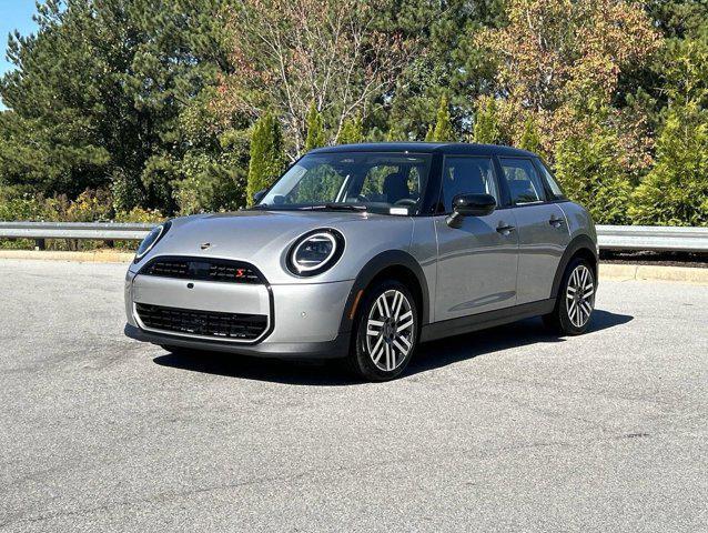 new 2025 MINI Hardtop car, priced at $38,295