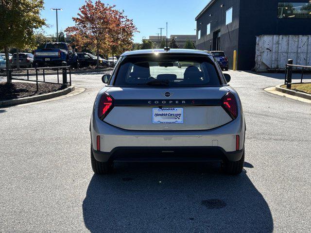 new 2025 MINI Hardtop car, priced at $38,295