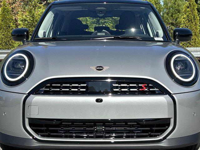 new 2025 MINI Hardtop car, priced at $38,295