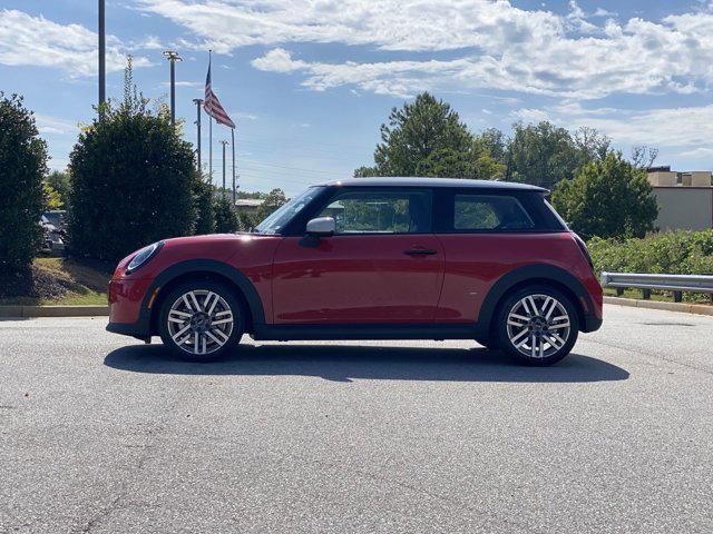 new 2025 MINI Hardtop car, priced at $32,420