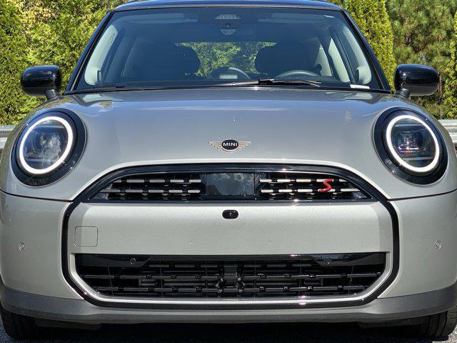 used 2025 MINI Hardtop car, priced at $29,319