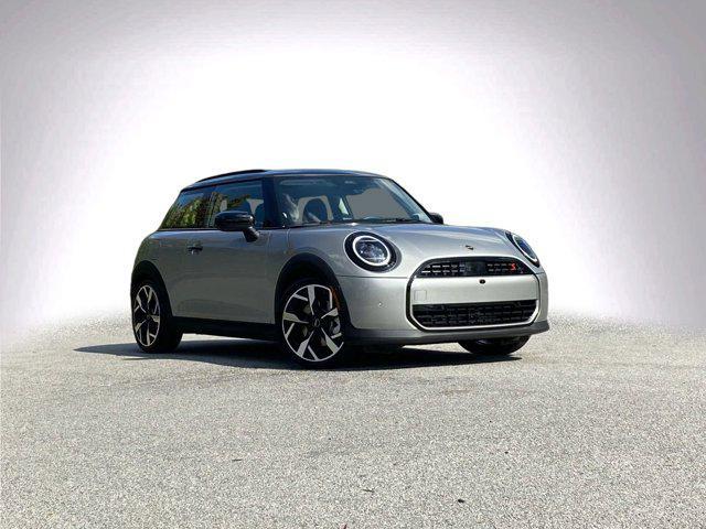 used 2025 MINI Hardtop car, priced at $29,319