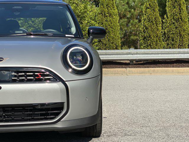 used 2025 MINI Hardtop car, priced at $29,319