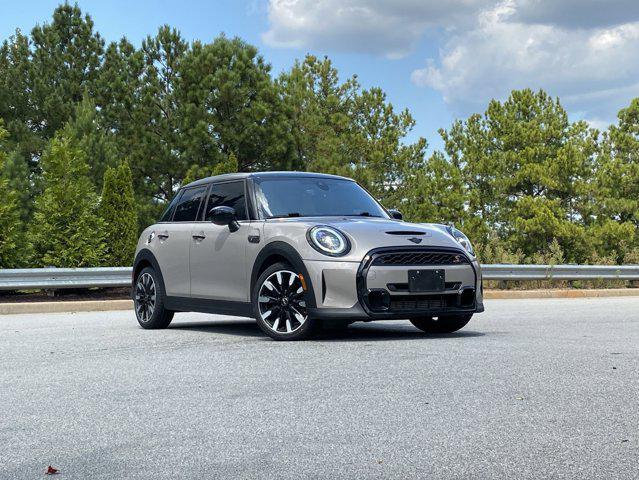 used 2022 MINI Hardtop car, priced at $24,988