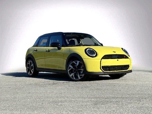 new 2025 MINI Hardtop car, priced at $38,545