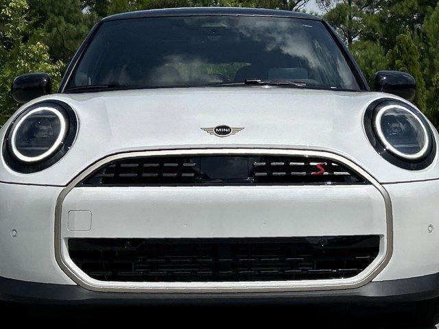 new 2025 MINI Hardtop car, priced at $35,595