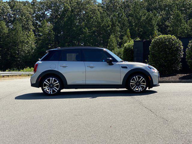 used 2022 MINI Hardtop car, priced at $24,988