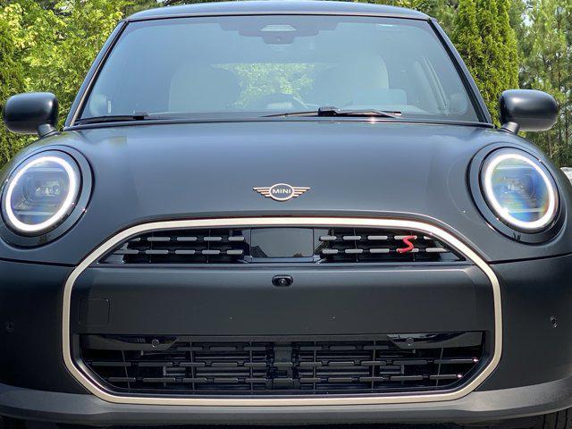 new 2025 MINI Hardtop car, priced at $38,295