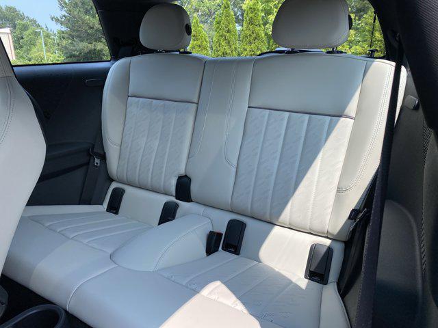 new 2025 MINI Hardtop car, priced at $38,295