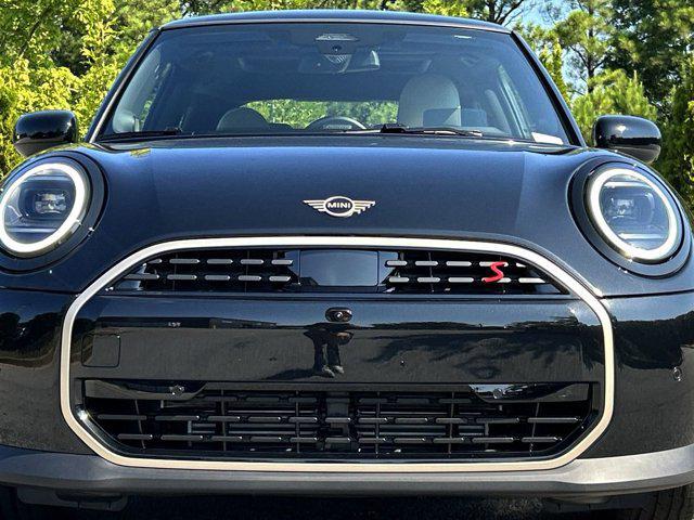 new 2025 MINI Hardtop car, priced at $38,295