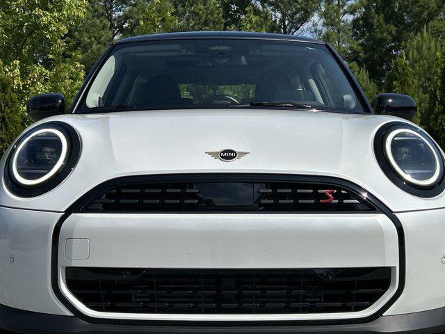 new 2025 MINI Hardtop car, priced at $35,595