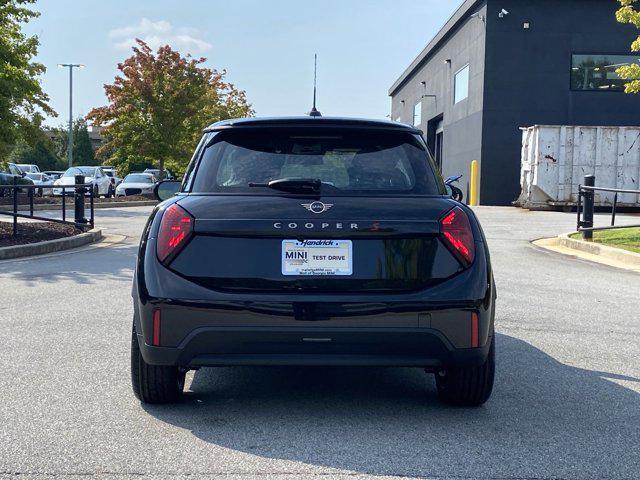 new 2025 MINI Hardtop car, priced at $35,595