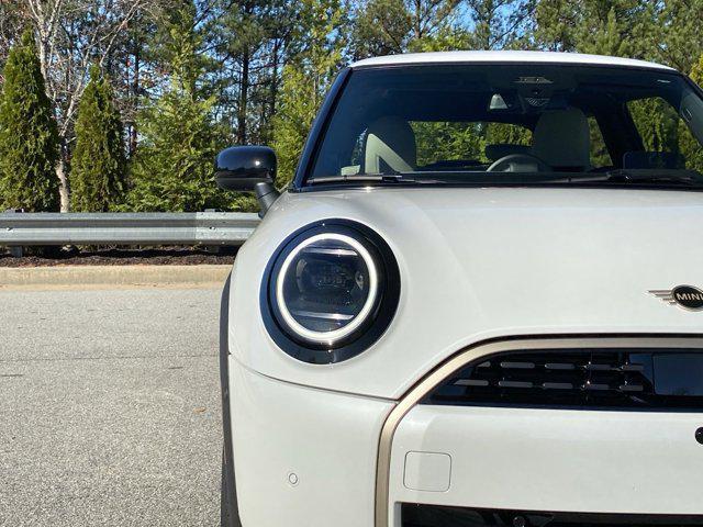 new 2025 MINI Hardtop car, priced at $35,130