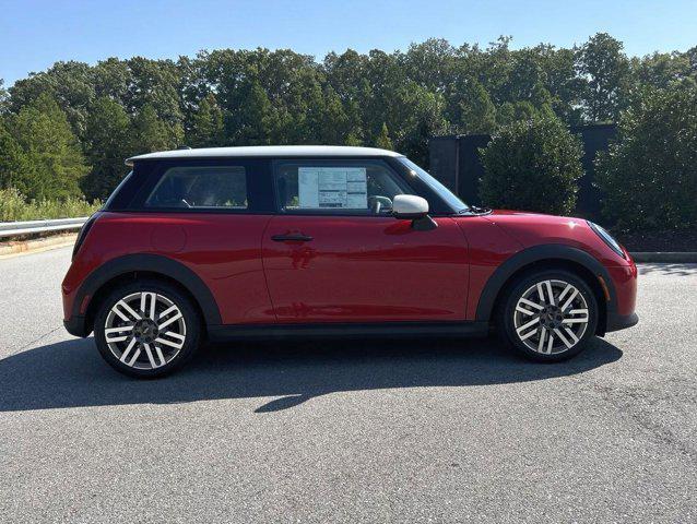 new 2025 MINI Hardtop car, priced at $32,420